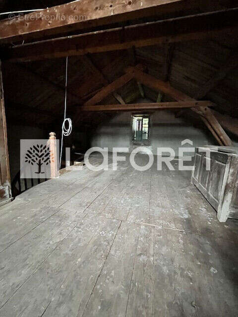 Maison à SAINT-JULIEN-DES-CHAZES