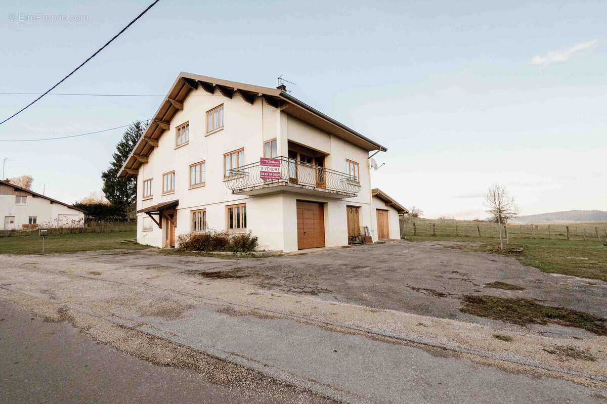 Maison à LA LONGEVILLE