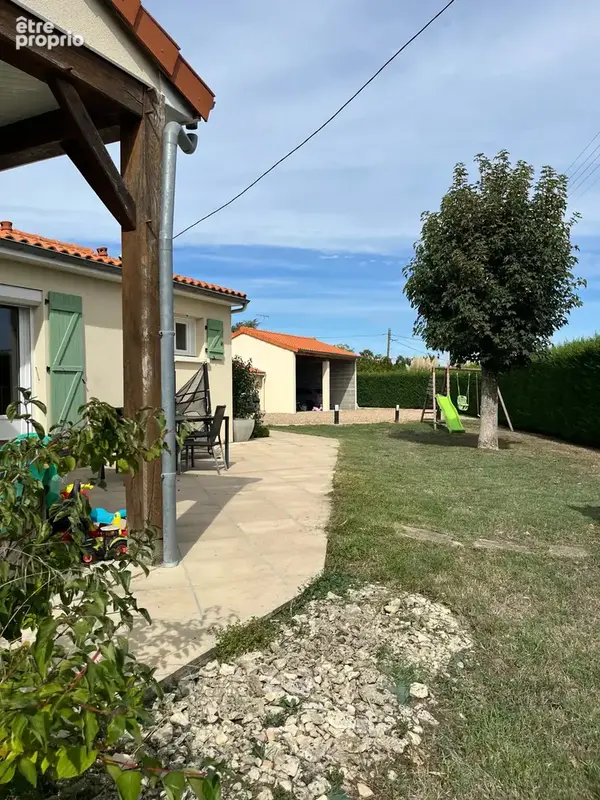 EXCLUSIVITE Pavillon de plain pied avec grands garages et jardin arboré - photo 2