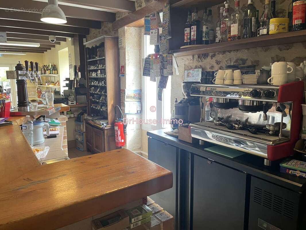 Commerce à SAINT-ADJUTORY