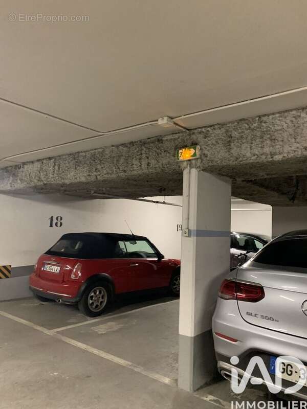 Photo 7 - Parking à PARIS-15E