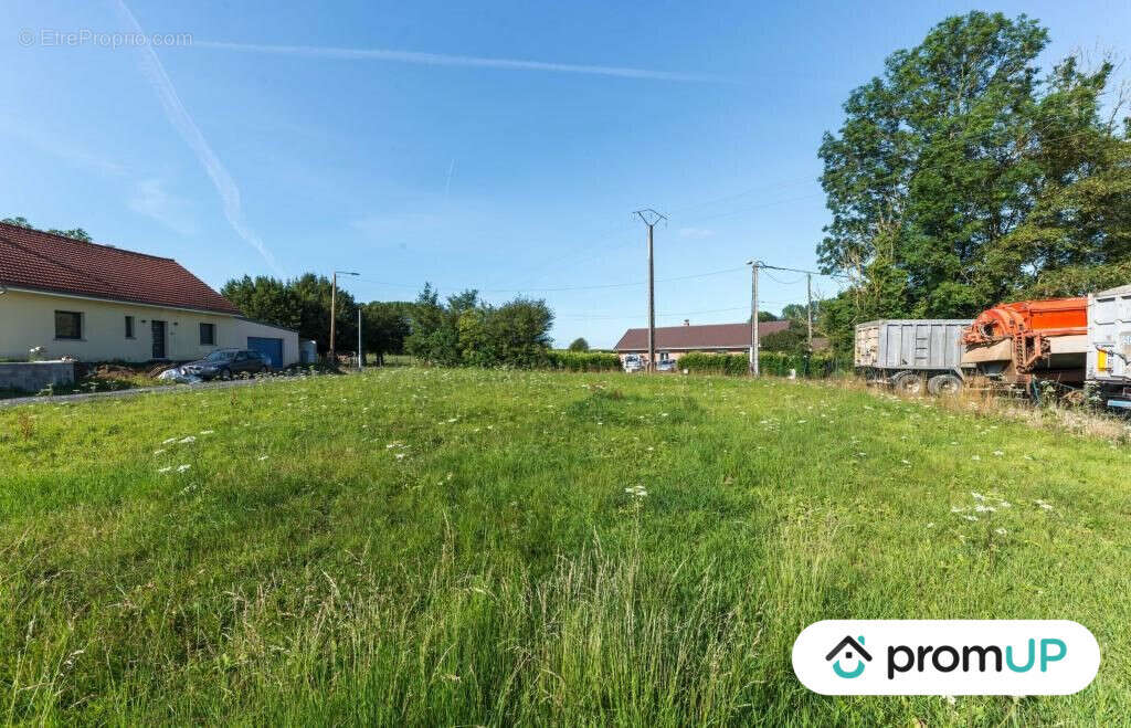 Terrain à MONCHY-AU-BOIS