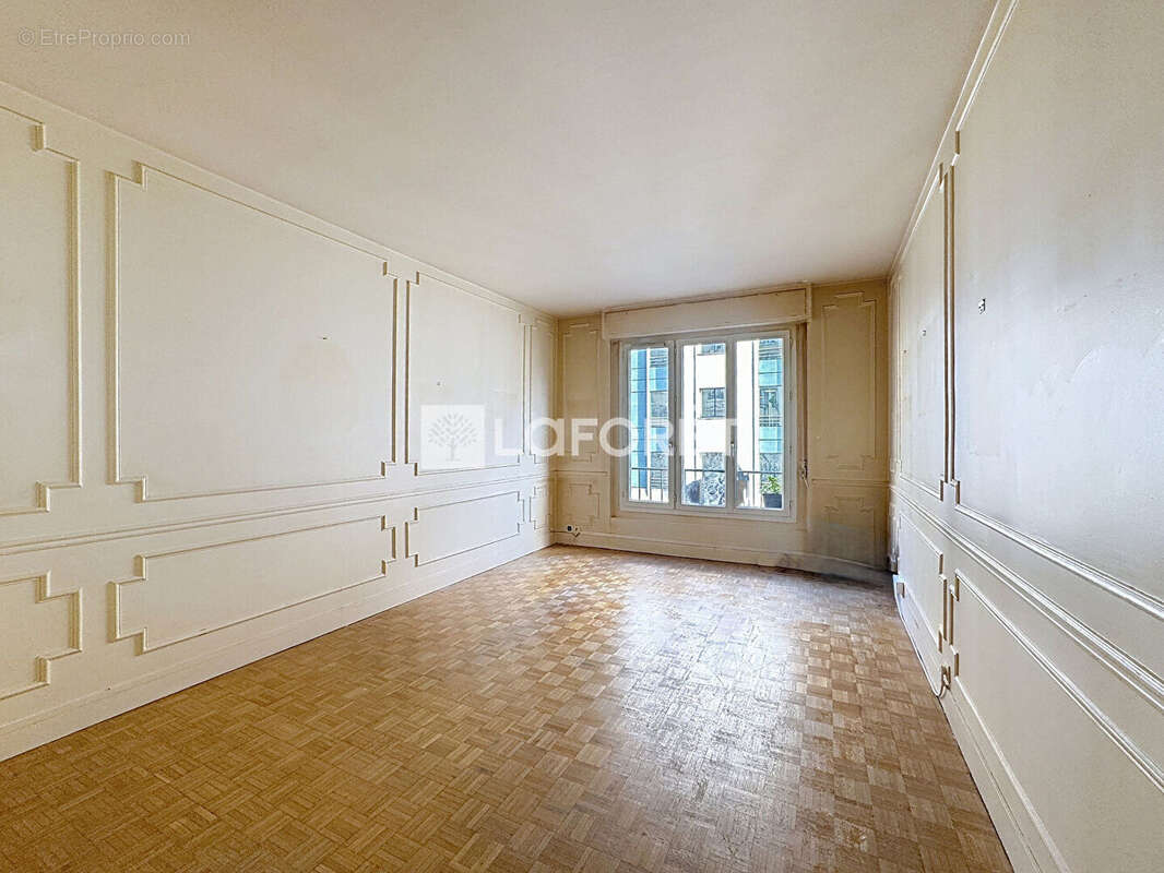 Appartement à PARIS-8E