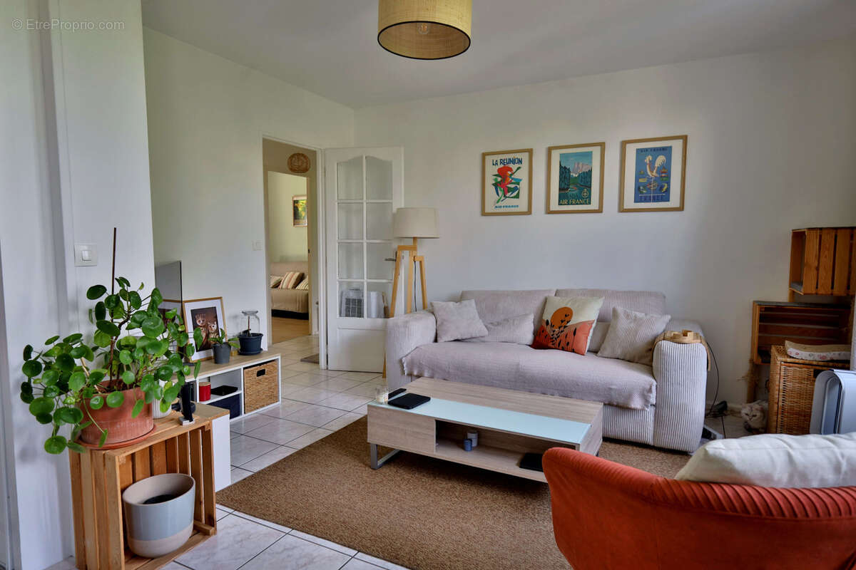 Appartement Type 3 - 65,5m2 habitables ( loi carrez) - Cave - photo 3