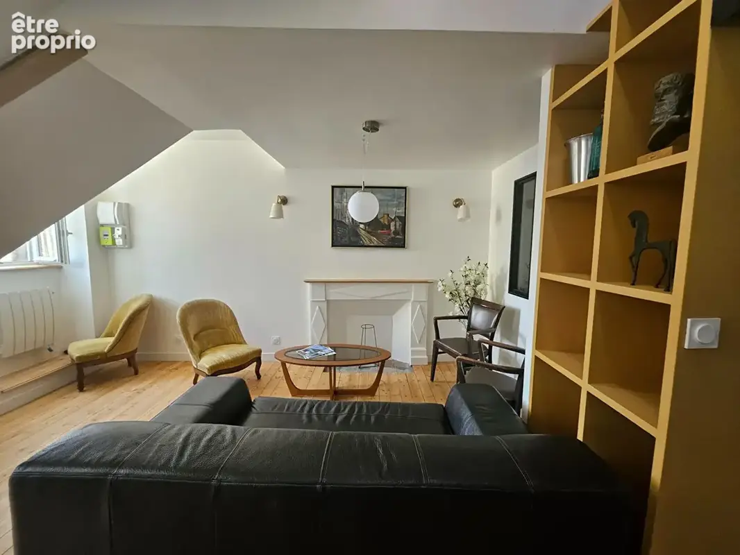 "DINAN -Place Saint-Sauveur : Appartement de caractère rénové avec vue sur "la Basilique" meublé ! - photo 11