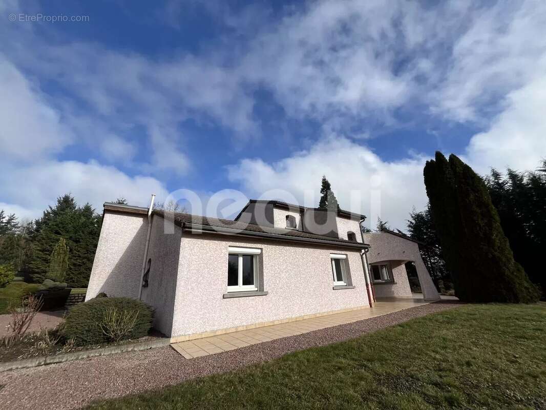 Maison à CHARBONNIERES-LES-VIEILLES