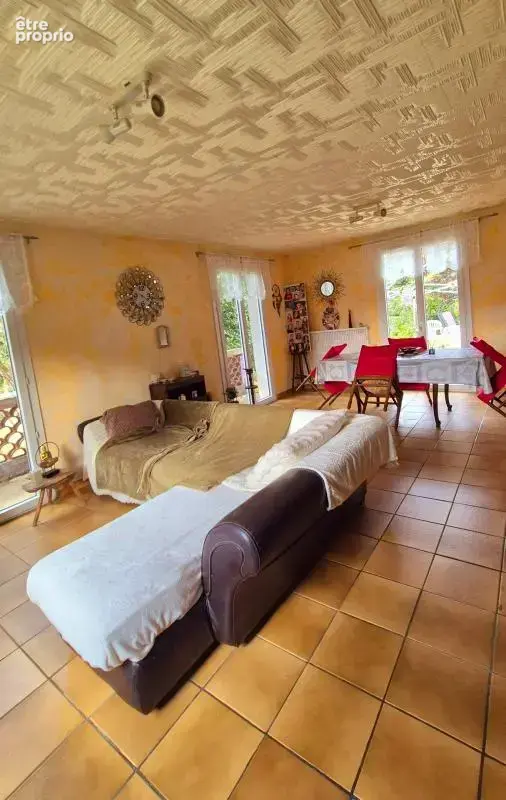 Maison à vendre 5 pièces VIC LE COMTE (63) - photo 6