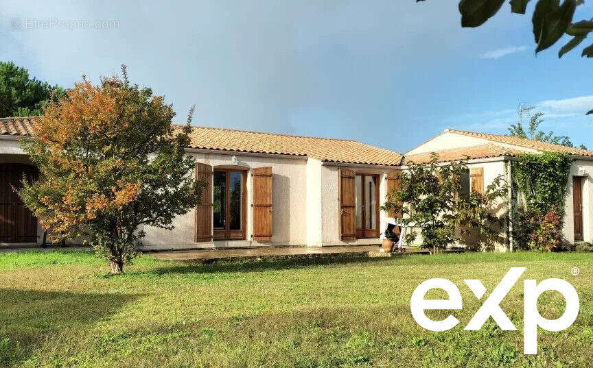 Maison à SAINT-JUST-LUZAC