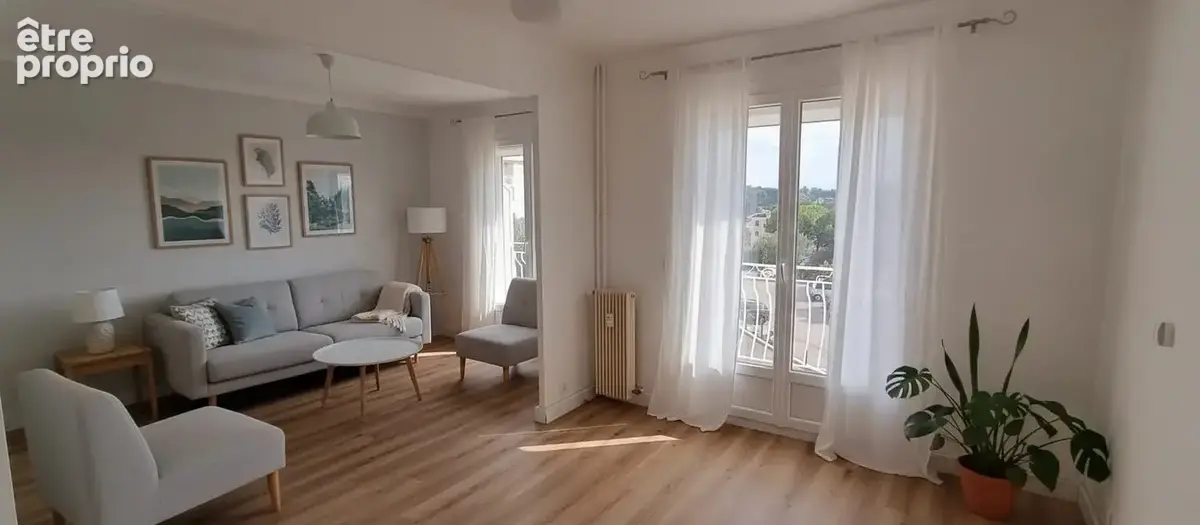 Lumineux F3 avec vue mer - Garage - La Seyne SUD - photo 4