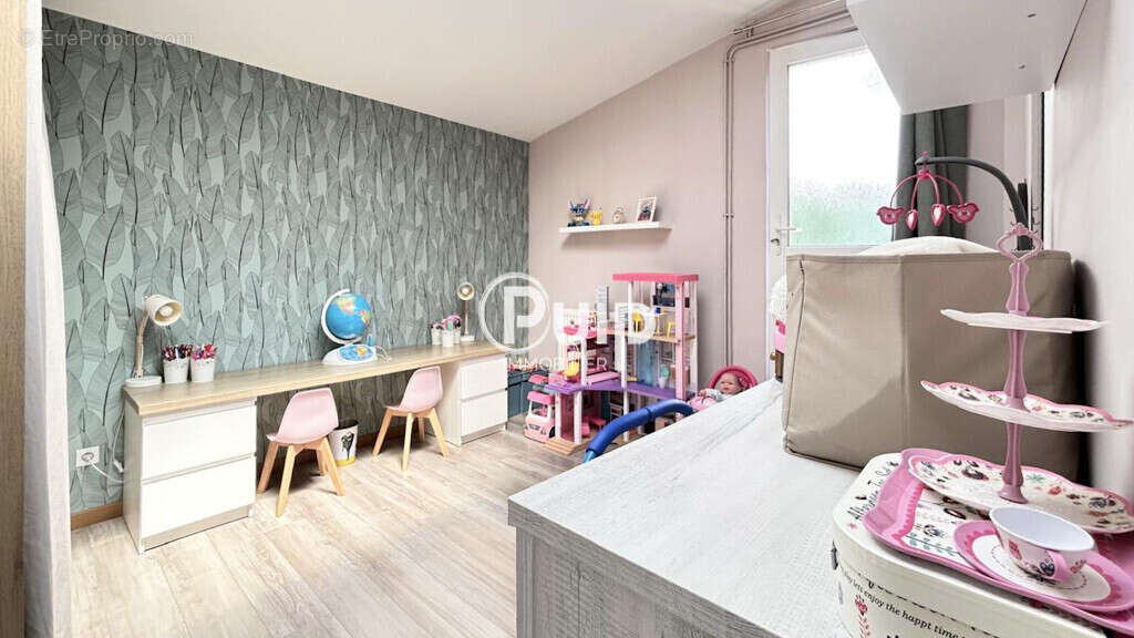 Maison familiale à vendre à avion - 4 chambres, jardin - garage 2 véhicules +moto - sans travaux - photo 9