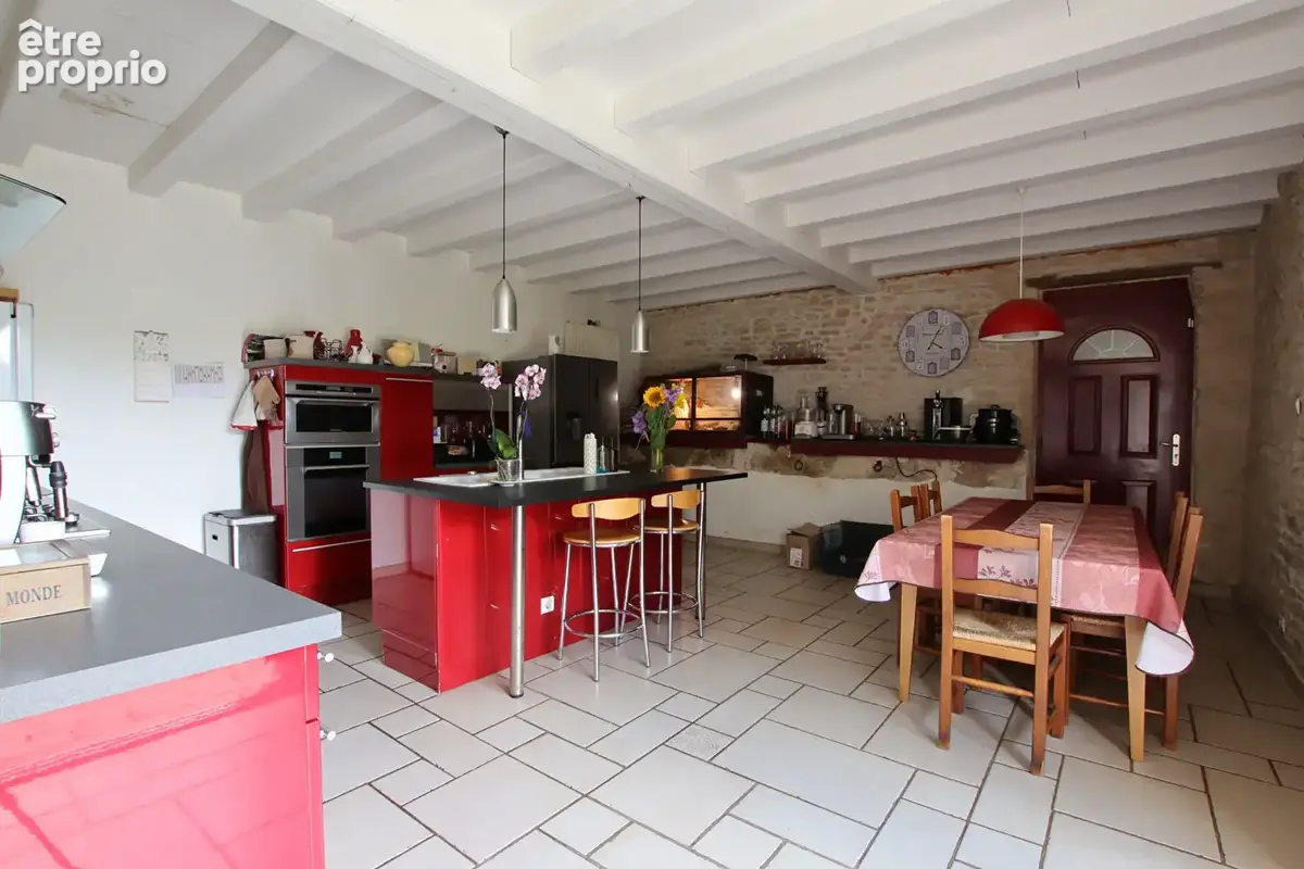 Maison en pierre - 6 chambres - photo 8