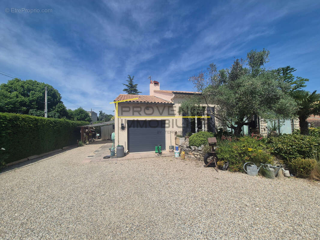 Maison à MONTELIMAR