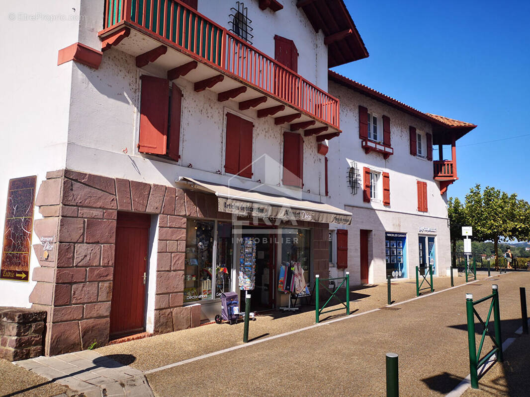 Commerce à CAMBO-LES-BAINS