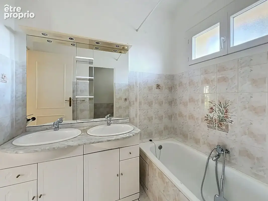 Nimes amoureux - maison p5 avec jardin, garage et dependances - photo 10