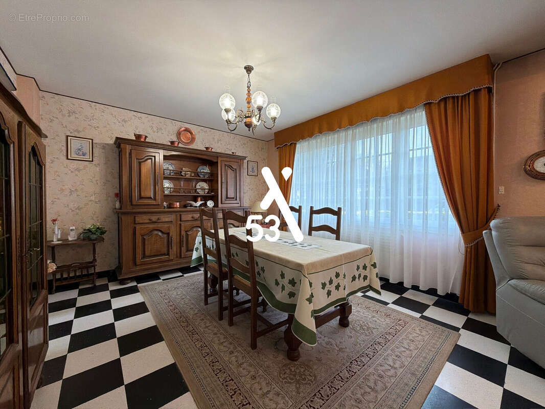 Maison à SAINT-MARTIN-AU-LAERT