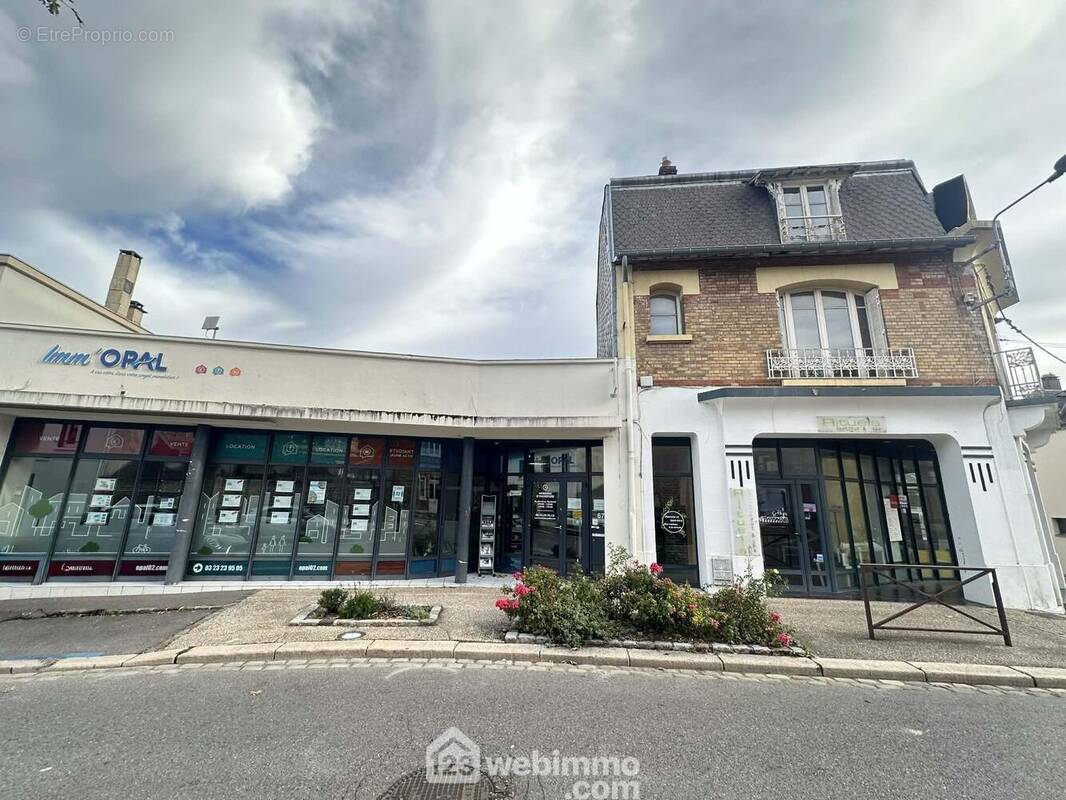 Beaucoup de potentiel pour cet immeuble de rapport d'une surface de 256 m² comprenant ... - Appartement à LAON