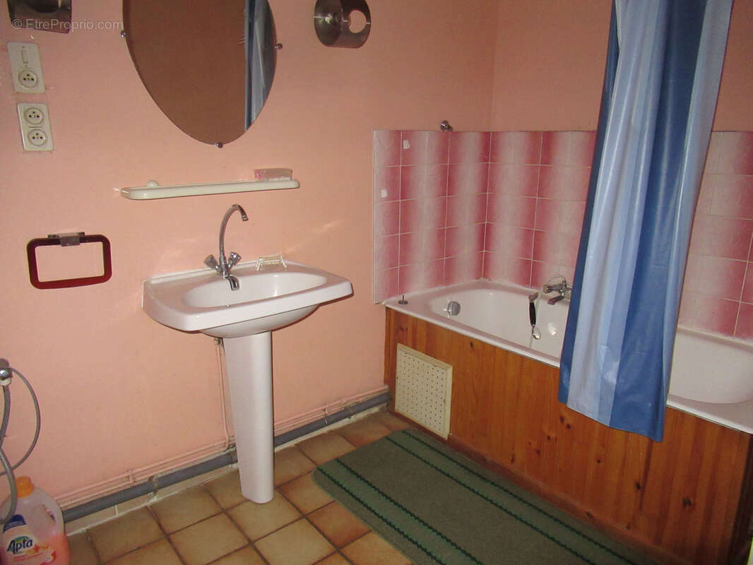 Maison à COUCOURON