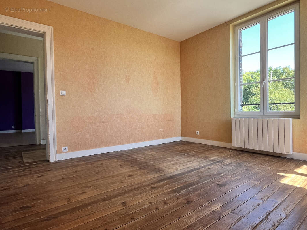 Maison bourgeoise en briques avec dépendance, jardin 1900m2 et fort potentiel- Proche VIMOUTIERS - photo 19