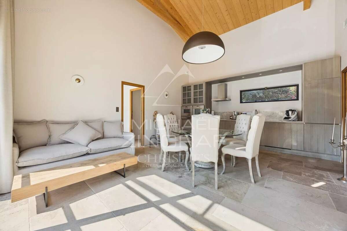Maison à MOUGINS