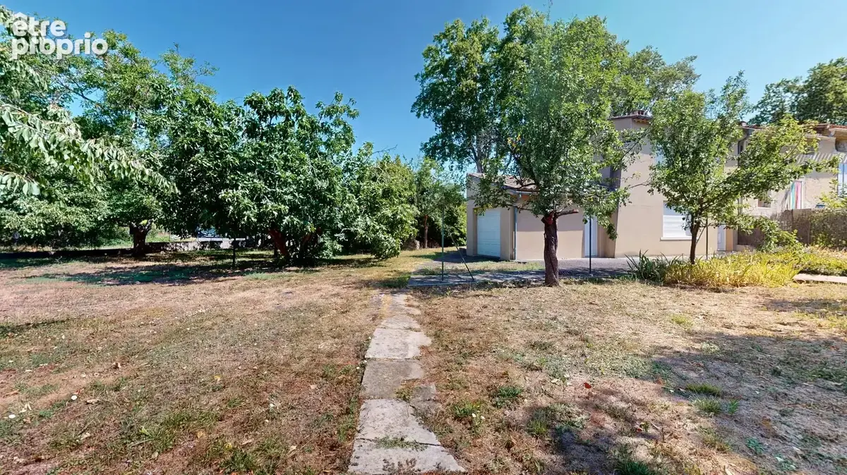 Maison rénovée avec jardin arboré et garage à Limoux - photo 1