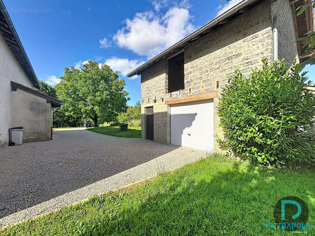 Maison à VONNAS