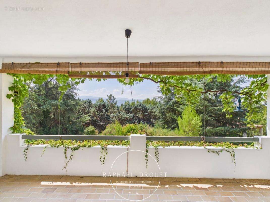 Au cœur de la campagne du luberon – propriete de 208 m2 avec piscine sur 5600 m2 de terrain - photo 7
