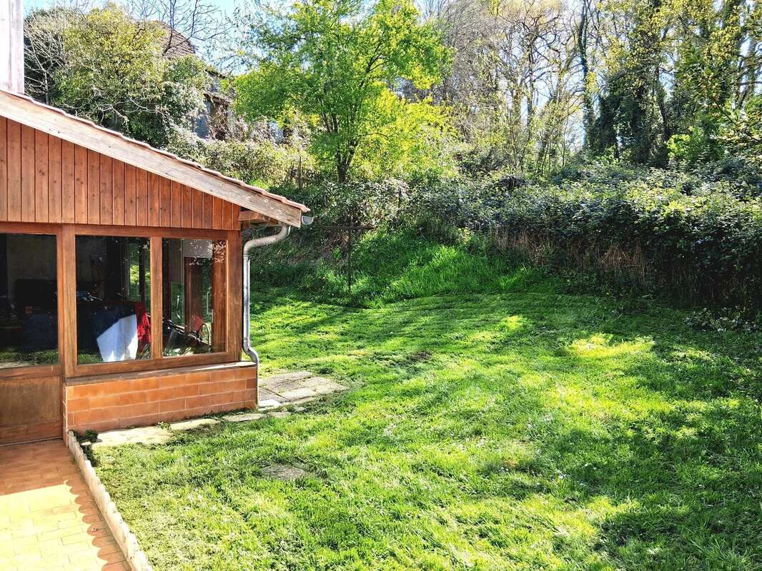 Maison à CASTAGNEDE