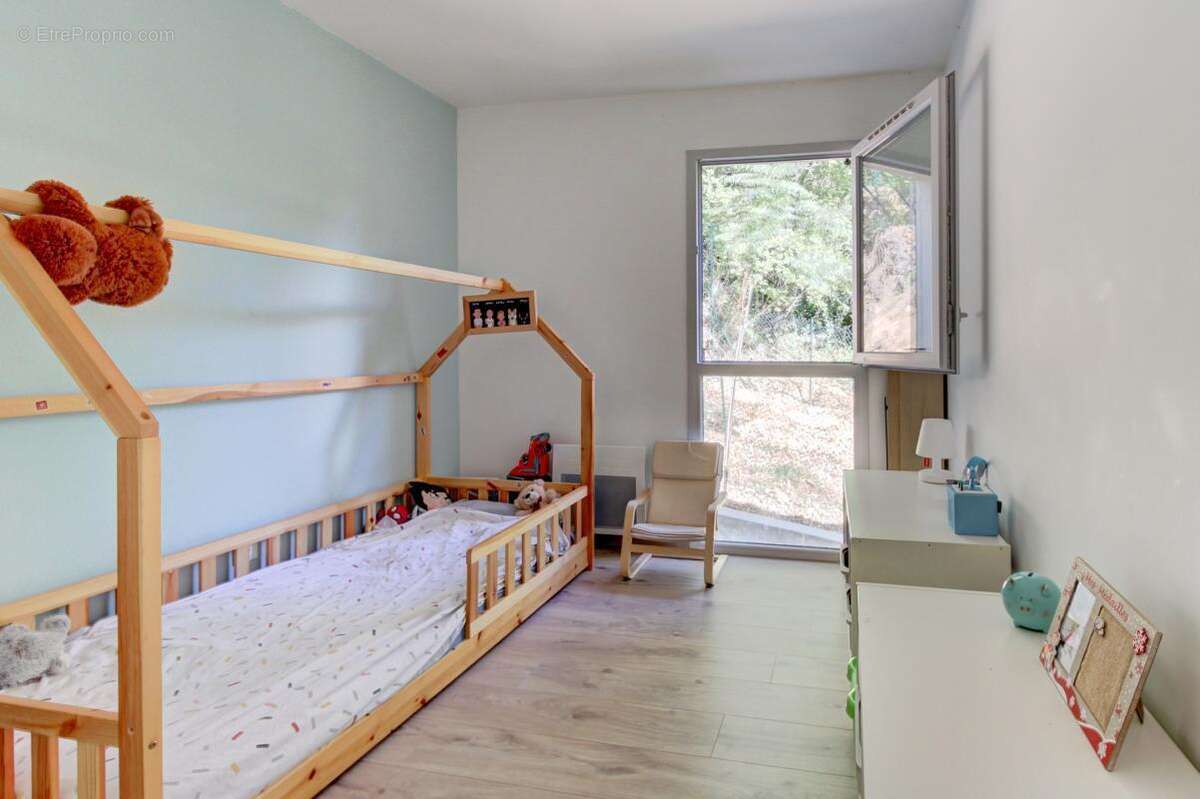 Appartement à GILETTE