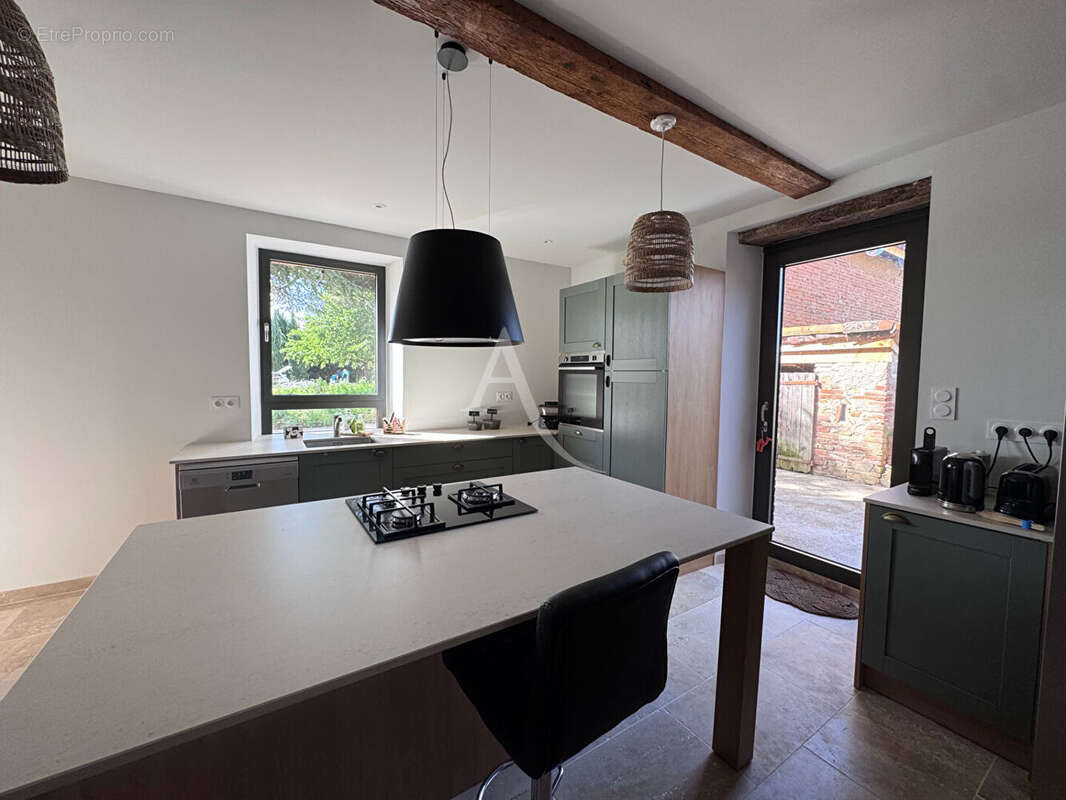 Lagrave, Maison de caractère de +/- 197 m² - photo 2