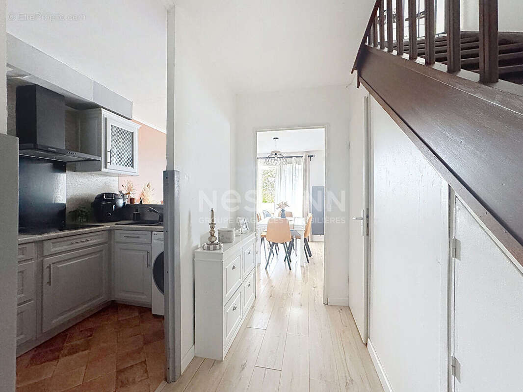 Appartement à LAMORLAYE