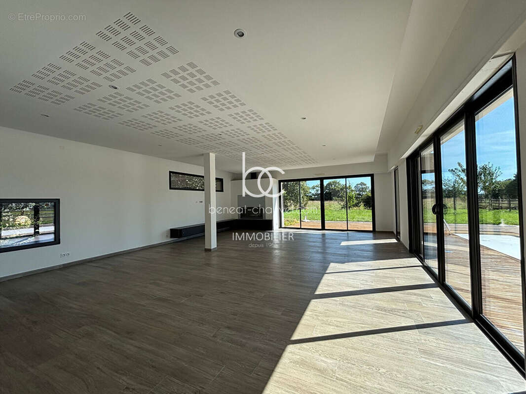 Maison Saint Ave 285.18 m2 - photo 2