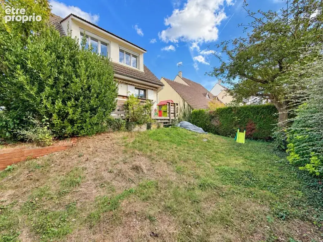 Maison À Vendre Secteur Rare avec Jardin et Garage - photo 11