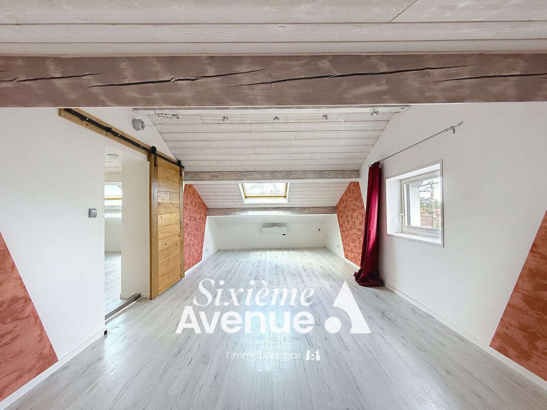 Maison à DECINES-CHARPIEU