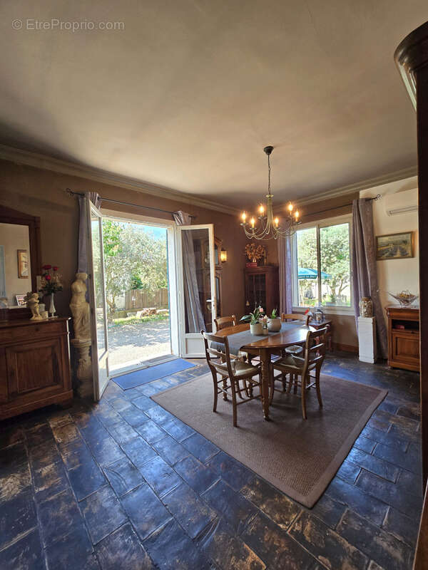 Maison à MORIERES-LES-AVIGNON