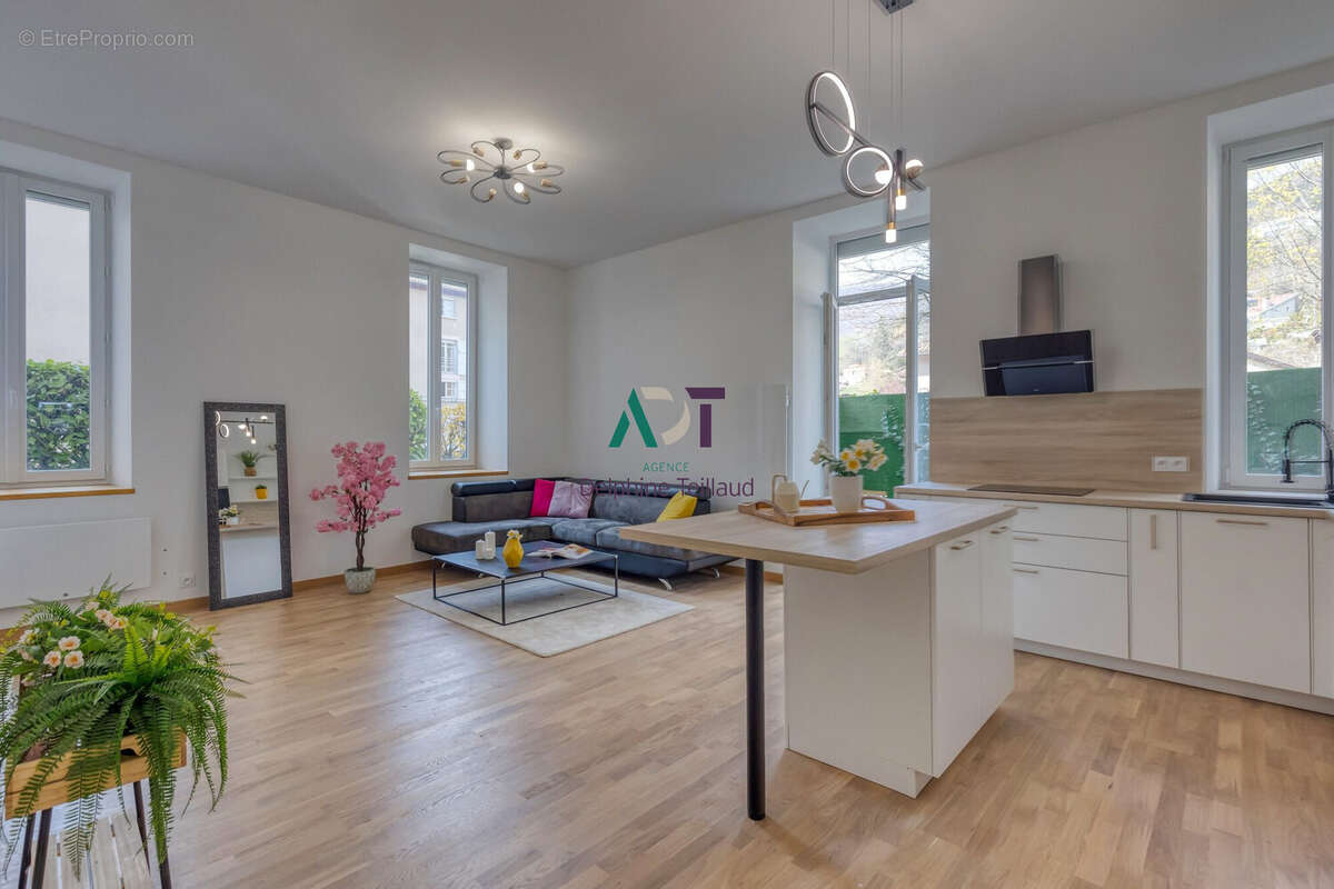 Appartement à CORENC