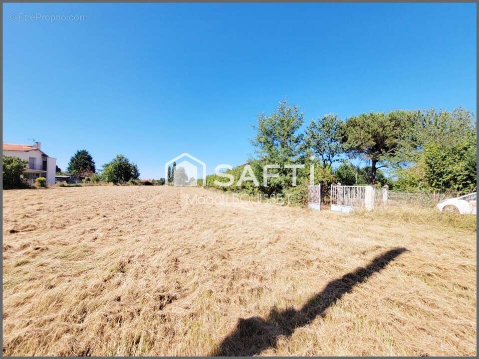 Terrain à LABARTHE-INARD
