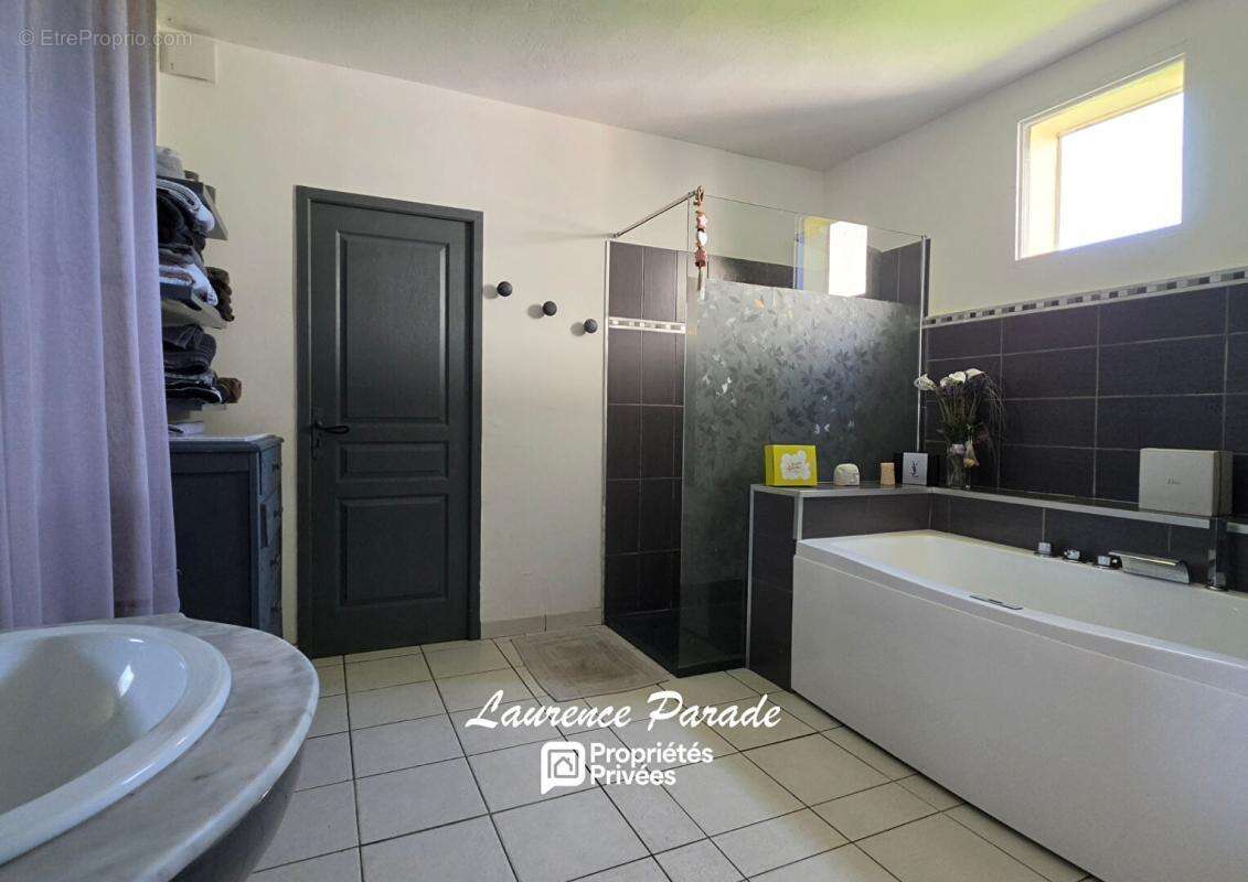 Maison et deux logements garage piscine - photo 9