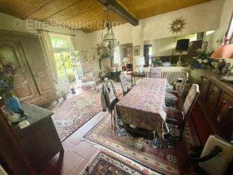 Propriété de caractère au cœur de la nature – Un cadre unique au pied d’un château - photo 10
