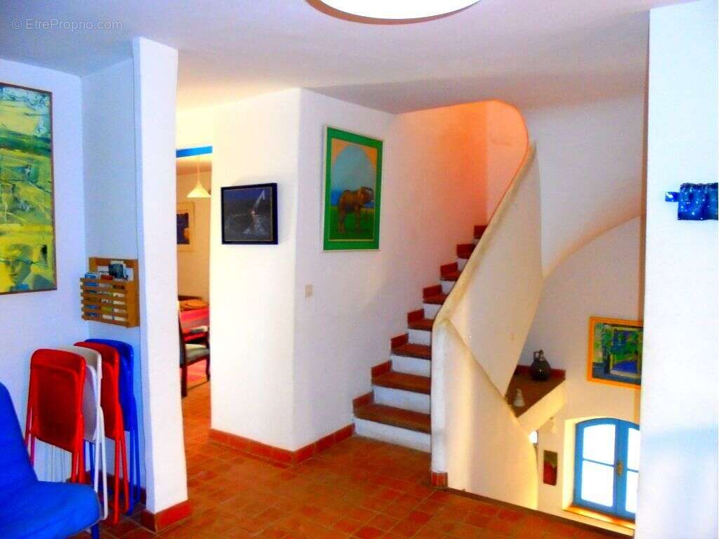 Maison 138 m² à Villecroze  - photo 4