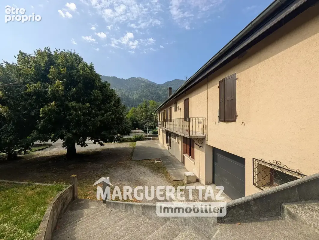 Local commercial + maison SAINT JEOIRE - photo 2