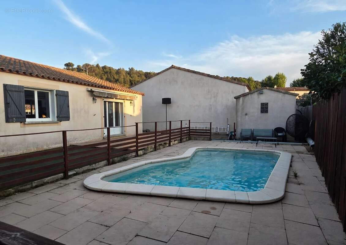 Maison à MOUSSAN