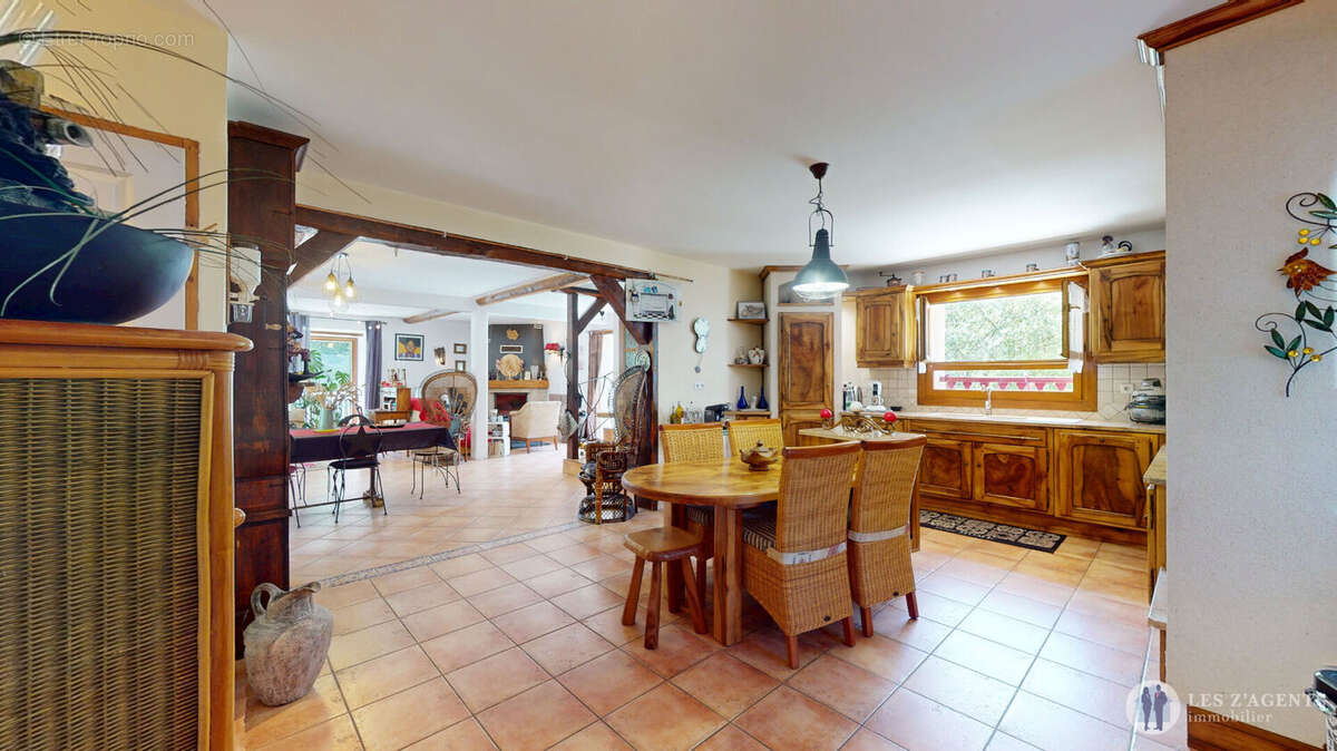 Maison à SAINT-THIBAUD-DE-COUZ