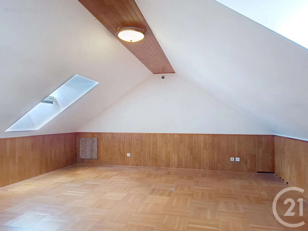 Maison à LE CHATELET-EN-BRIE