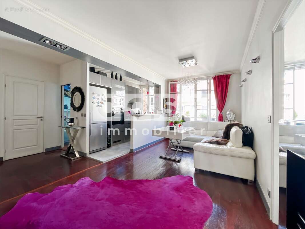 Appartement à PARIS-17E