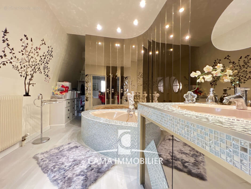 Maison à FONTENAY-LE-FLEURY