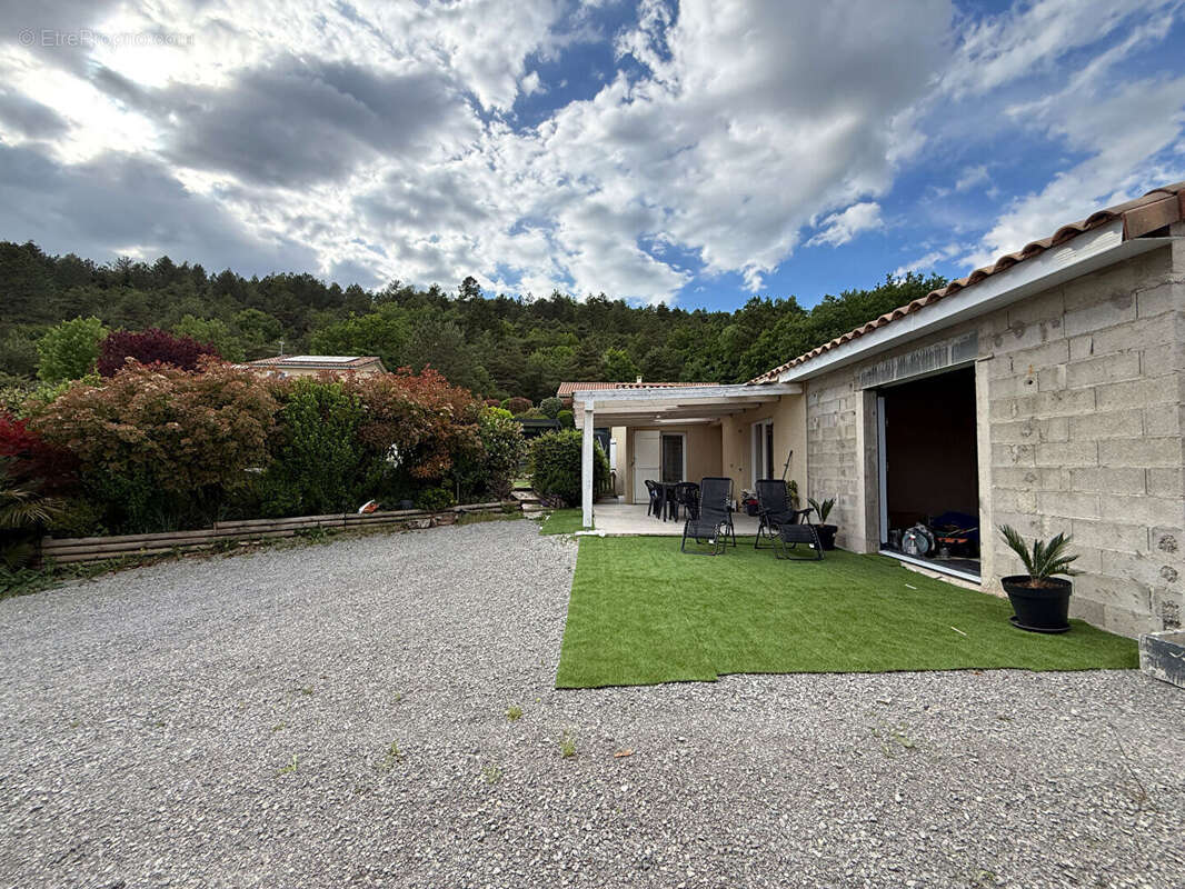 Maison à MIRABEL-ET-BLACONS