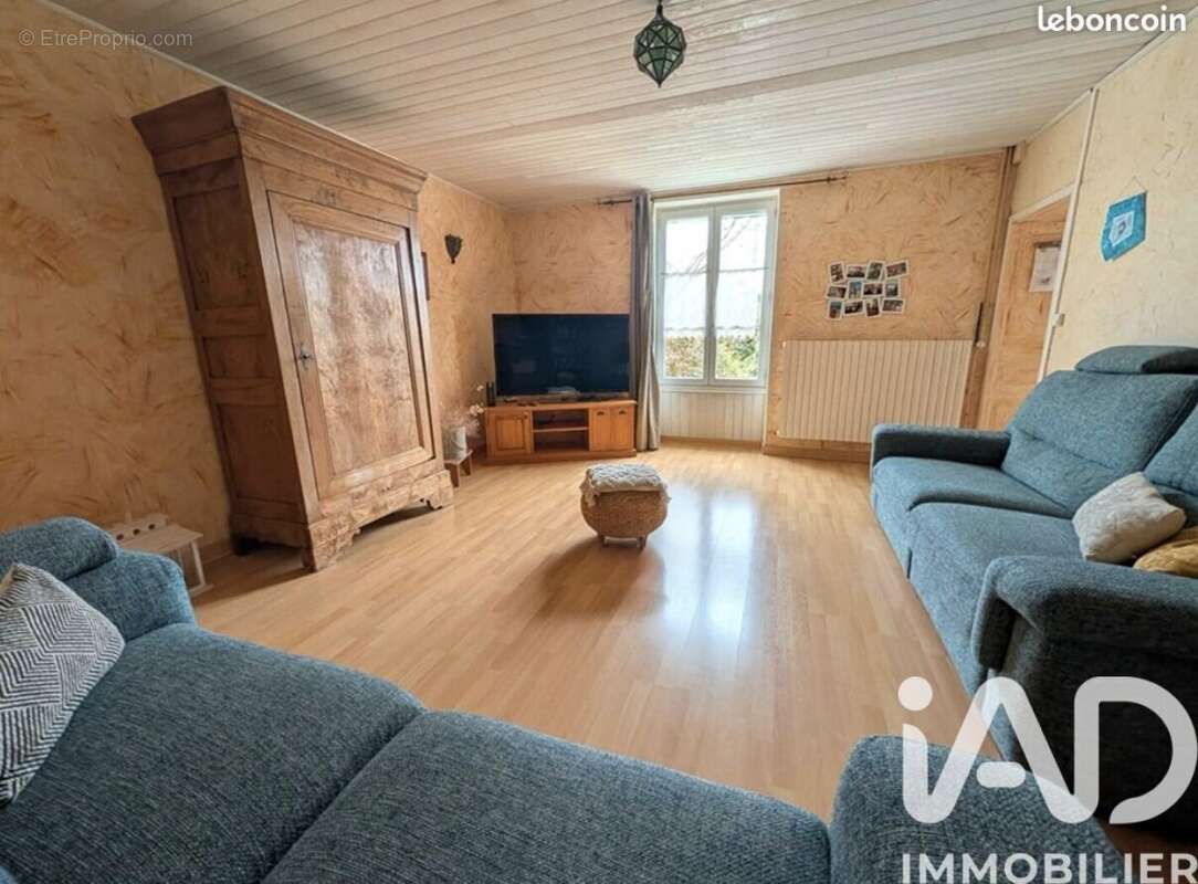 Maison 243 m² à Bougon  - photo 6