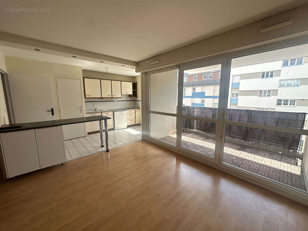T3 de 75 m²  - Résidence de standing des années 2000 (St-Brieuc) - photo 4