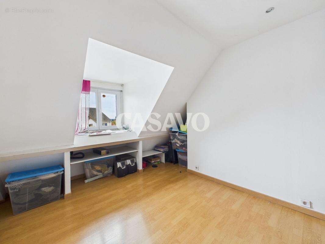 Maison à FONTENAY-LE-FLEURY