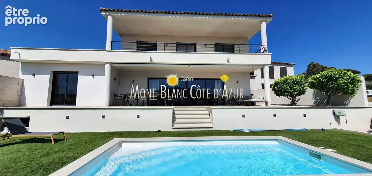 Villa 4 chambres, grand sejour, piscine, magnifique vue degagee jusqu'a la mer - photo 5